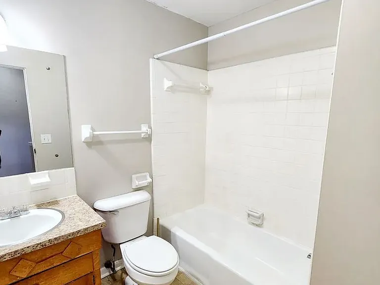 915 Moreland Dr — Photo 11