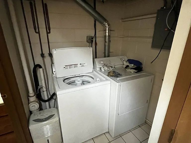 1215 State St #1 — Photo 12