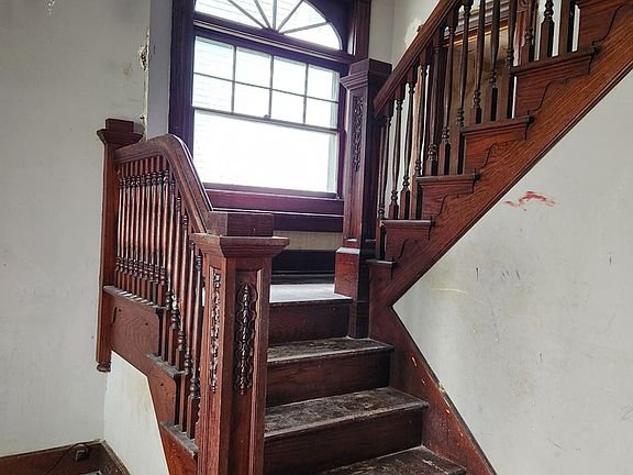 2nd image of 155 Belleview Ave