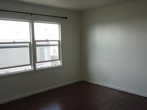 4th image of 2311 33rd Ave #Single