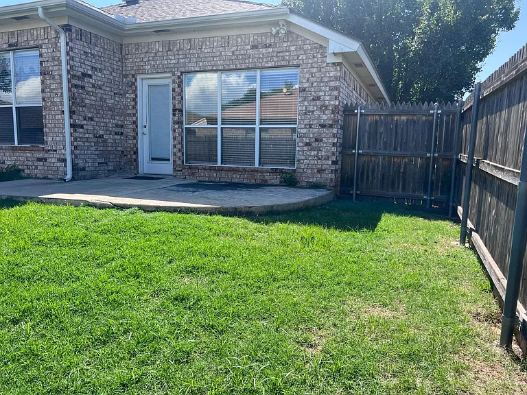 16232 Seminole Dr — Photo 12