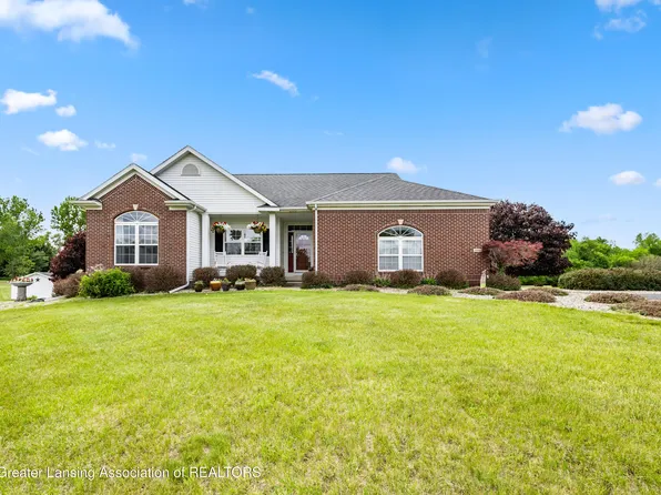 3890 Provencal Dr, Eaton Rapids, MI 48827