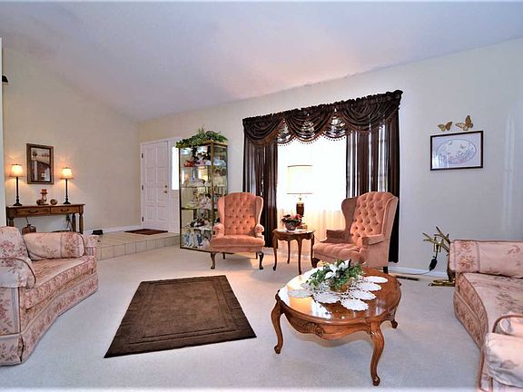 5th image of 8933 Woodland Dr