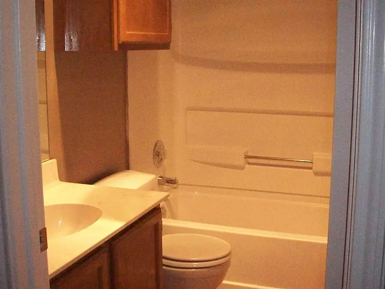 Country View Apartments — Photo 19