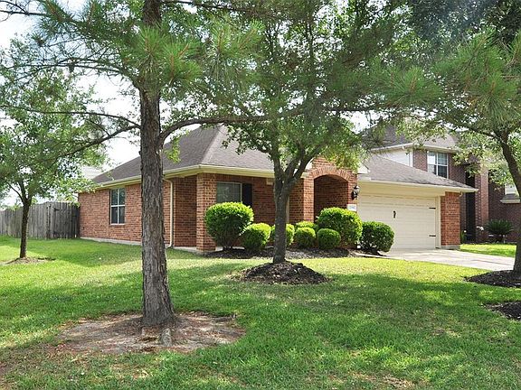 3rd image of 22096 Knights Cove Dr