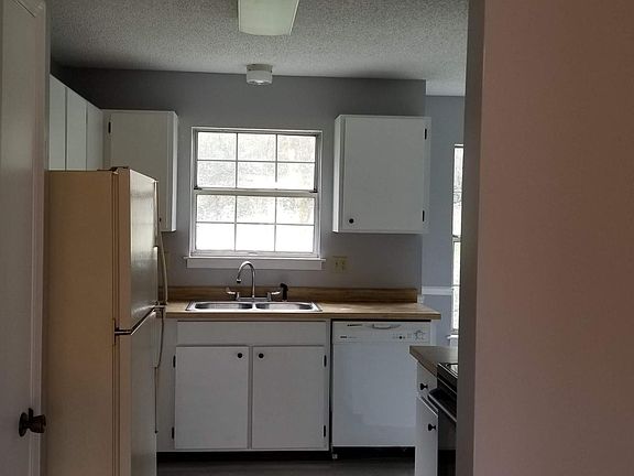 5th image of 208 Cliftview Dr #A