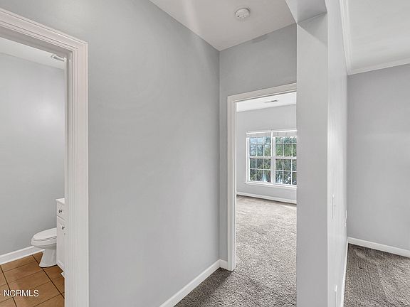 5th image of 2807 Bloomfield Lane Unit 205