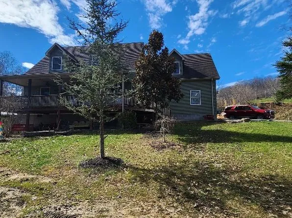 1 Sunset Ln, Pax, WV 25904