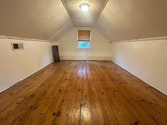 325 Bogert Ave — Photo 4