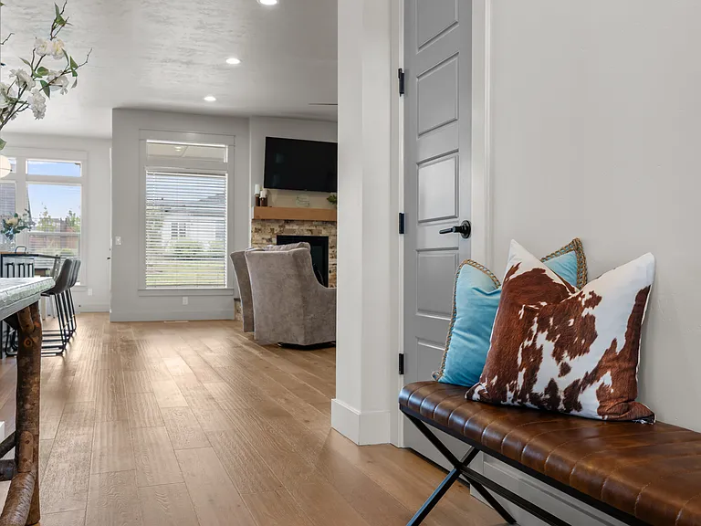 1293 W Capstone Dr — Photo 10