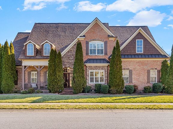 2nd image of 5004 Montelena Dr