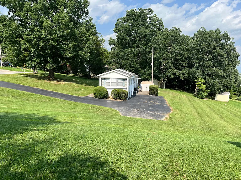 302 Myers Rd — Photo 4