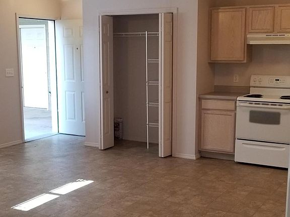 3rd image of 900 W Park Ave #1