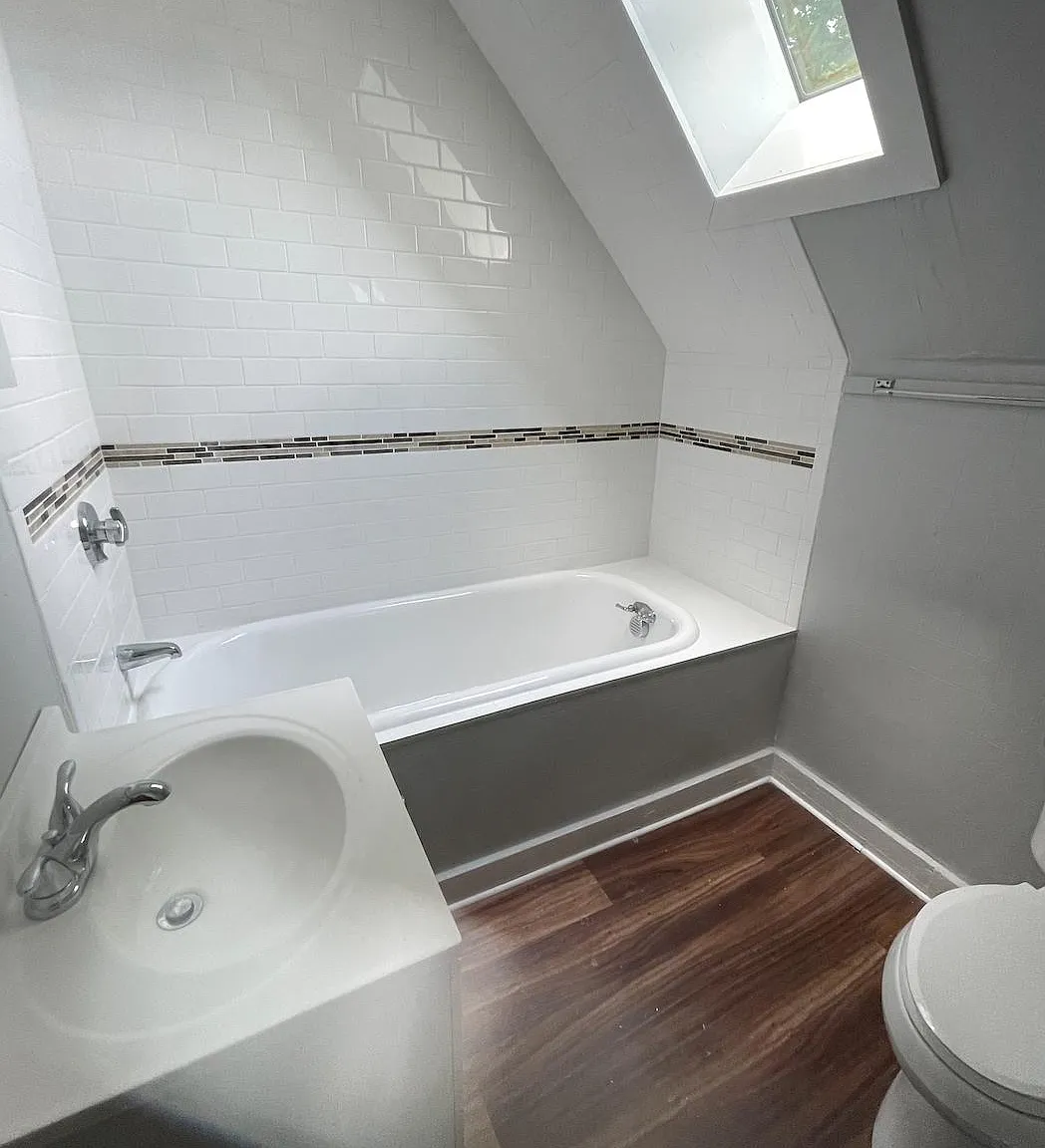 2 bed, 850 sqft, $1,800 — Photo 3