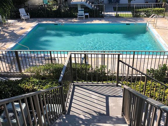 2nd image of 222 Lakeview Ave #3