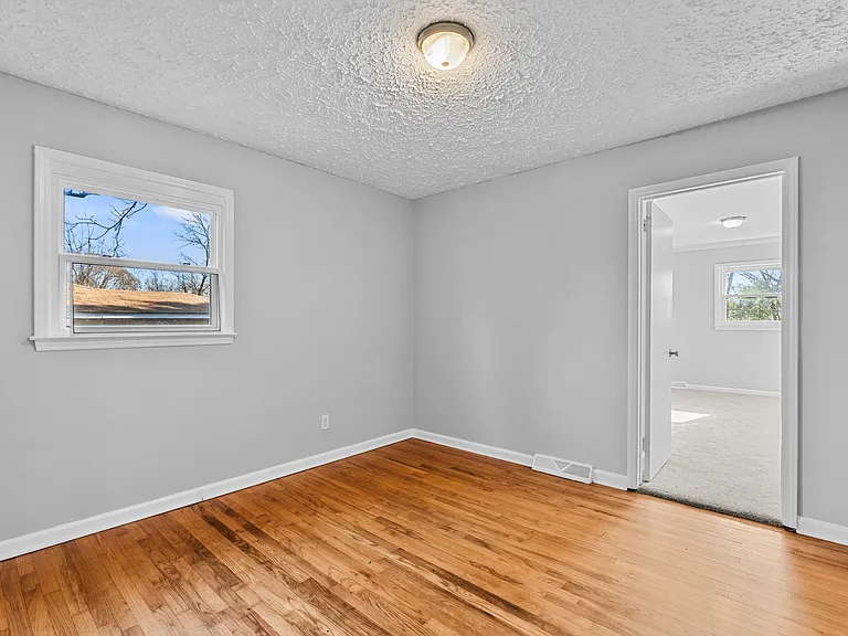 519 W Florida St — Photo 9