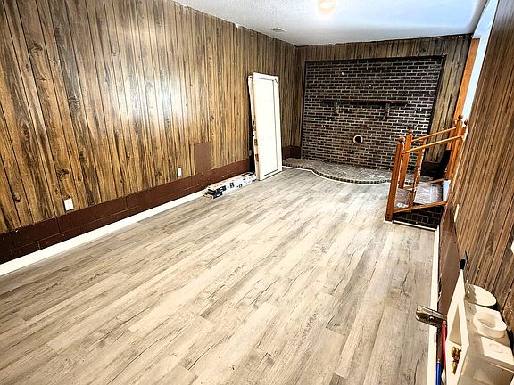4th image of 229 Wright Rd