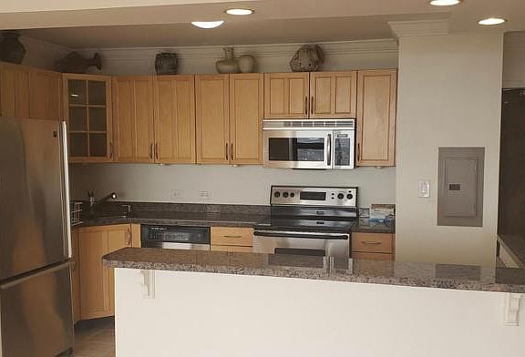 3rd image of 3930 N Pine Grove Ave #27