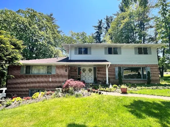 291 Ridgefield Rd, Endicott, NY 13760