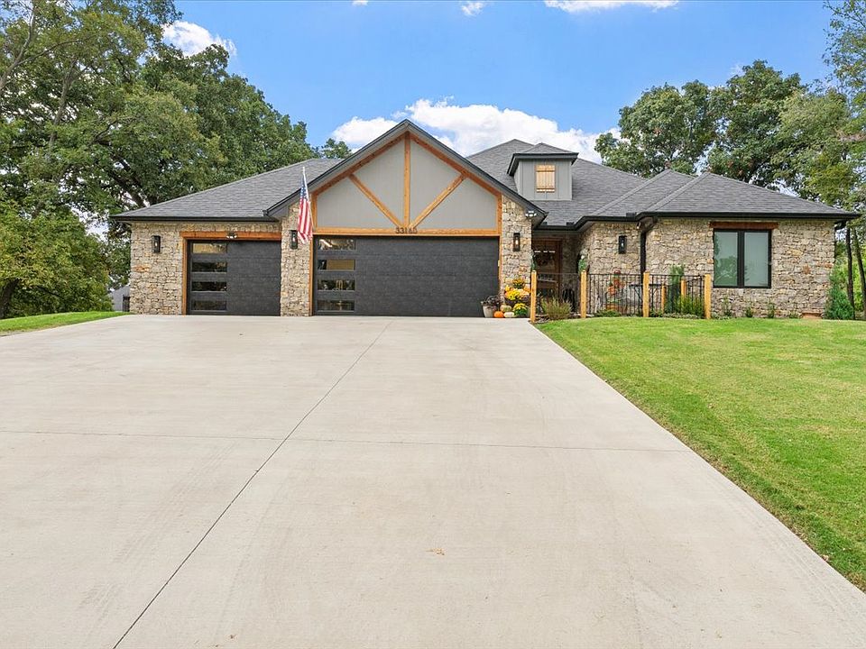1st image of 33160 Cardinal Dr