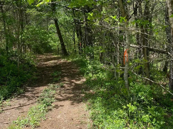 1 Gravely Point Rd, Pipestem, WV 25979