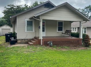 741 SW Macvicar Ave, Topeka, KS 66606