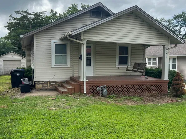 741 SW Macvicar Ave, Topeka, KS 66606