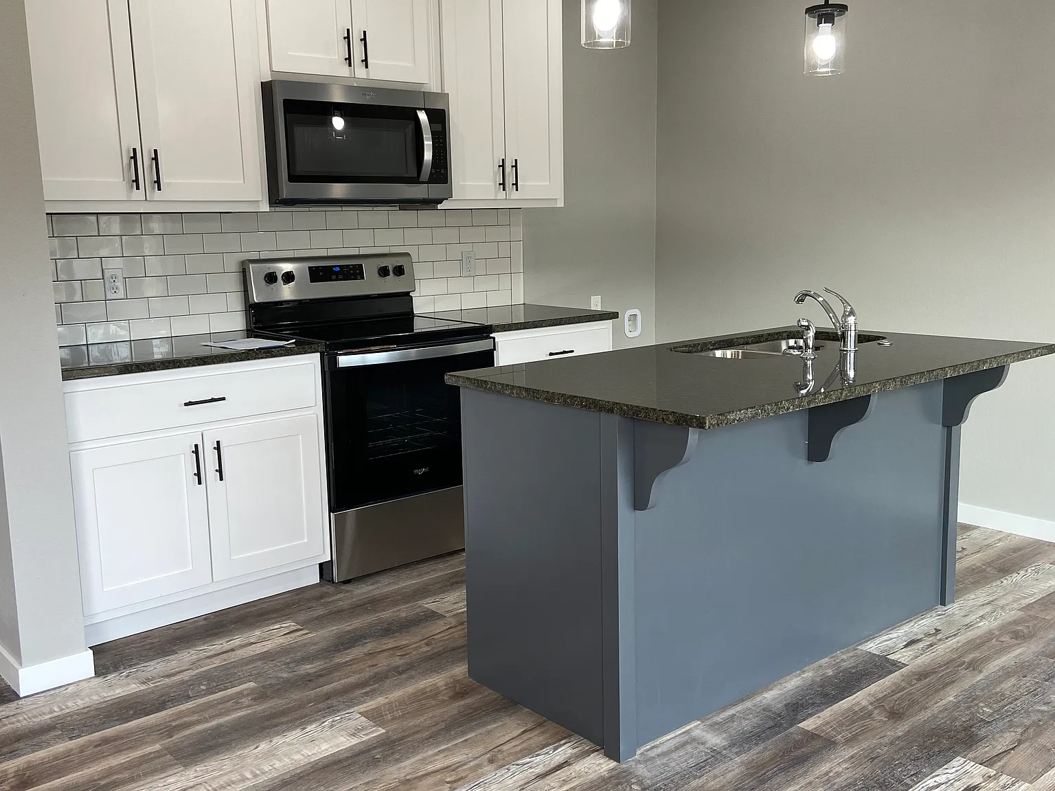 3 bed, 2.5 bath, 1310 sqft, $1,325 — Photo 4