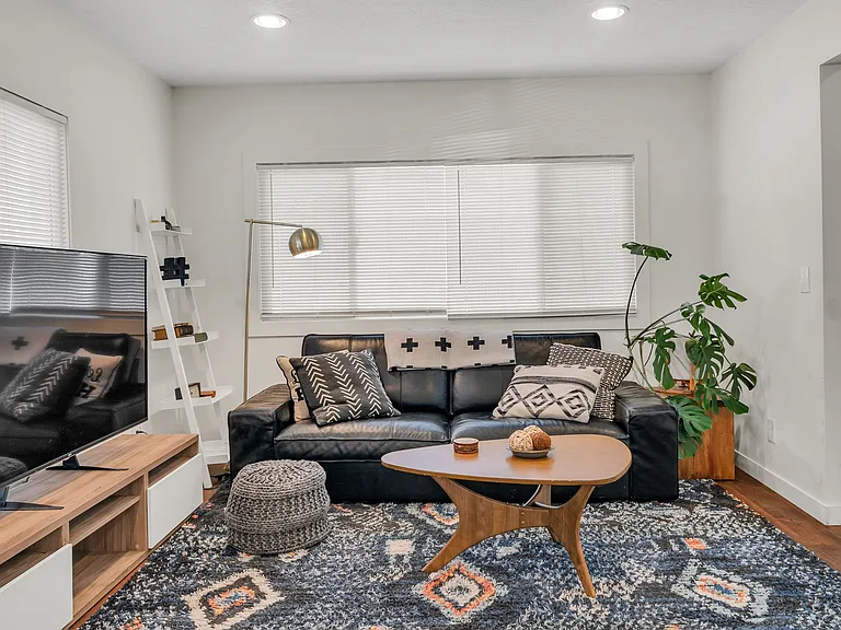 5506 NE Hoyt St #A — Photo 1