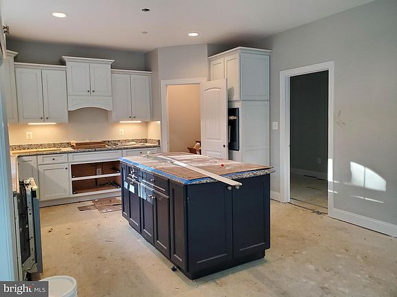 5th image of 40298 Festoon Ln
