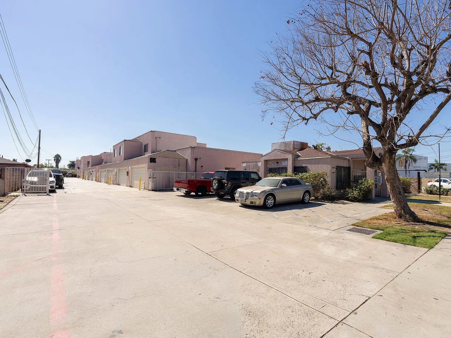 3 bed, 1000 sqft, $3,295 — Photo 4