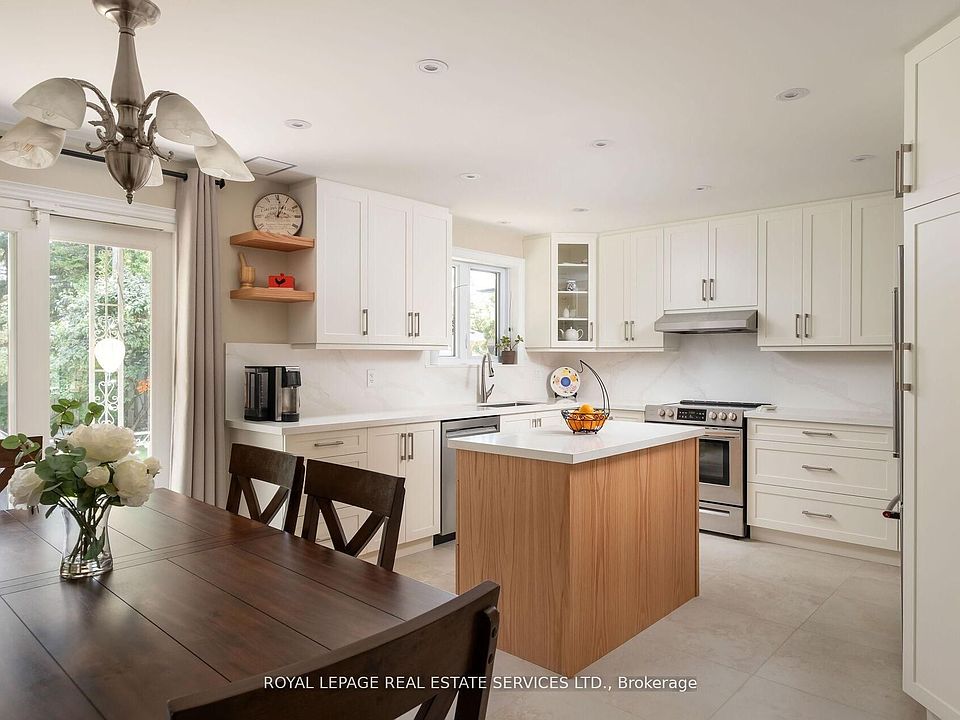 1st image of 15 Westroyal Rd