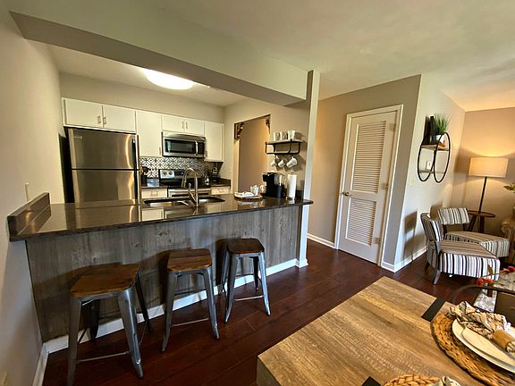 4th image of 243 Clubhouse Dr APT 23