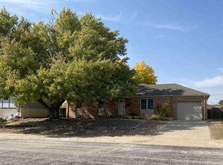 305 W 32nd St, Hays, KS 67601