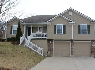 1005 Ambush Ct, Grain Valley, MO 64029