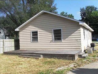 3rd image of 23728 Greenwood Blvd