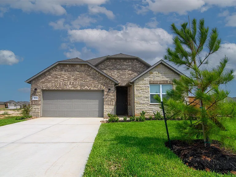 1604 Daylight Lake Dr — Photo 1