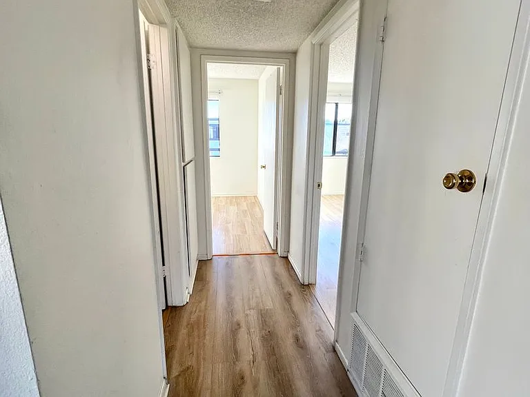 7921 Moonshadow Cir — Photo 14
