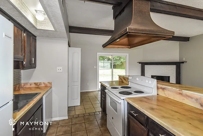 232 Pinewood Dr — Photo 6