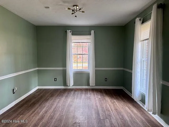 1003 Robinwood Rd — Photo 12