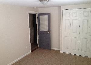 3rd image of 322 W Bertsch St