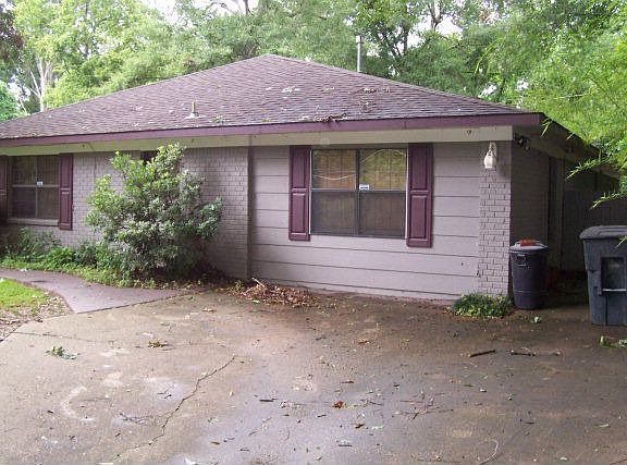 4th image of 100 Sherwood Dr