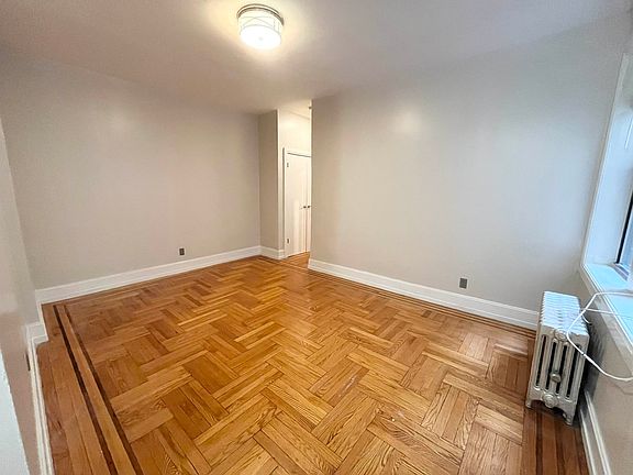 4th image of 1921 Avenue K APT B10