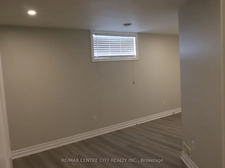 83 Britannia Ave — Photo 18