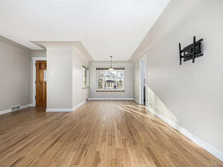 1150 S Jackson St — Photo 4