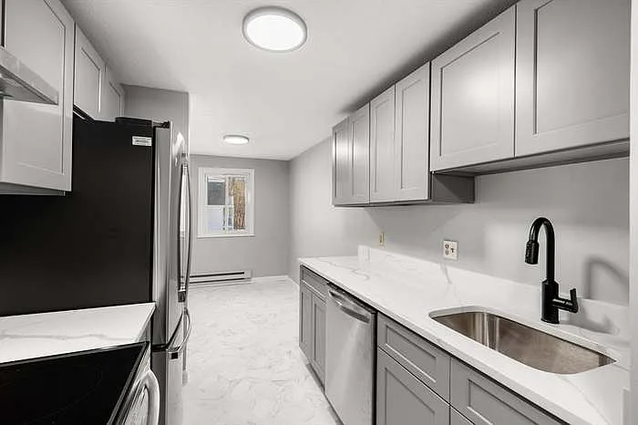 96 Main St #D5 — Photo 2