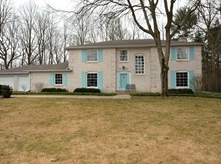 9519 N Wakefield Ct, Bayside, WI 53217