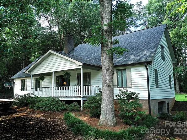 5643 Wesley St, Hickory, NC 28601