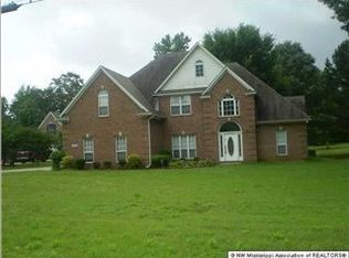3885 Magnolia Ln, Nesbit, MS 38651