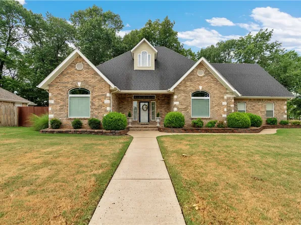 611 Shady Acres Ln, Prairie Grove, AR 72753